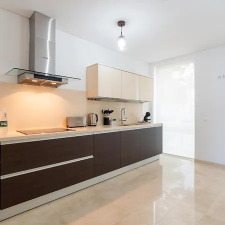 Lux Flat, Sea View, Ac, 3 Pools And Gym * Funchal (Madeira)