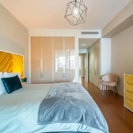 Lux Flat, Sea View, Ac, 3 Pools And Gym * Funchal (Madeira)